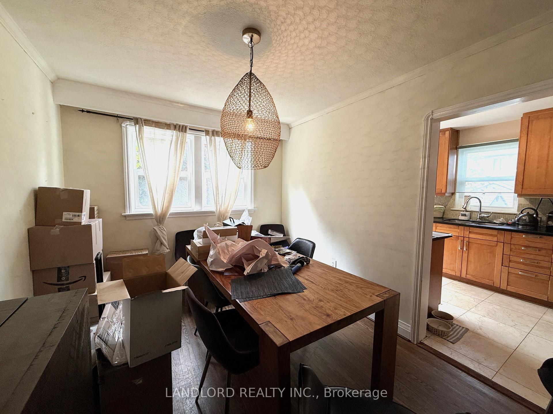 Photo 5 of 1 Thursfield Crescent, Toronto, Leaside — HOMEH