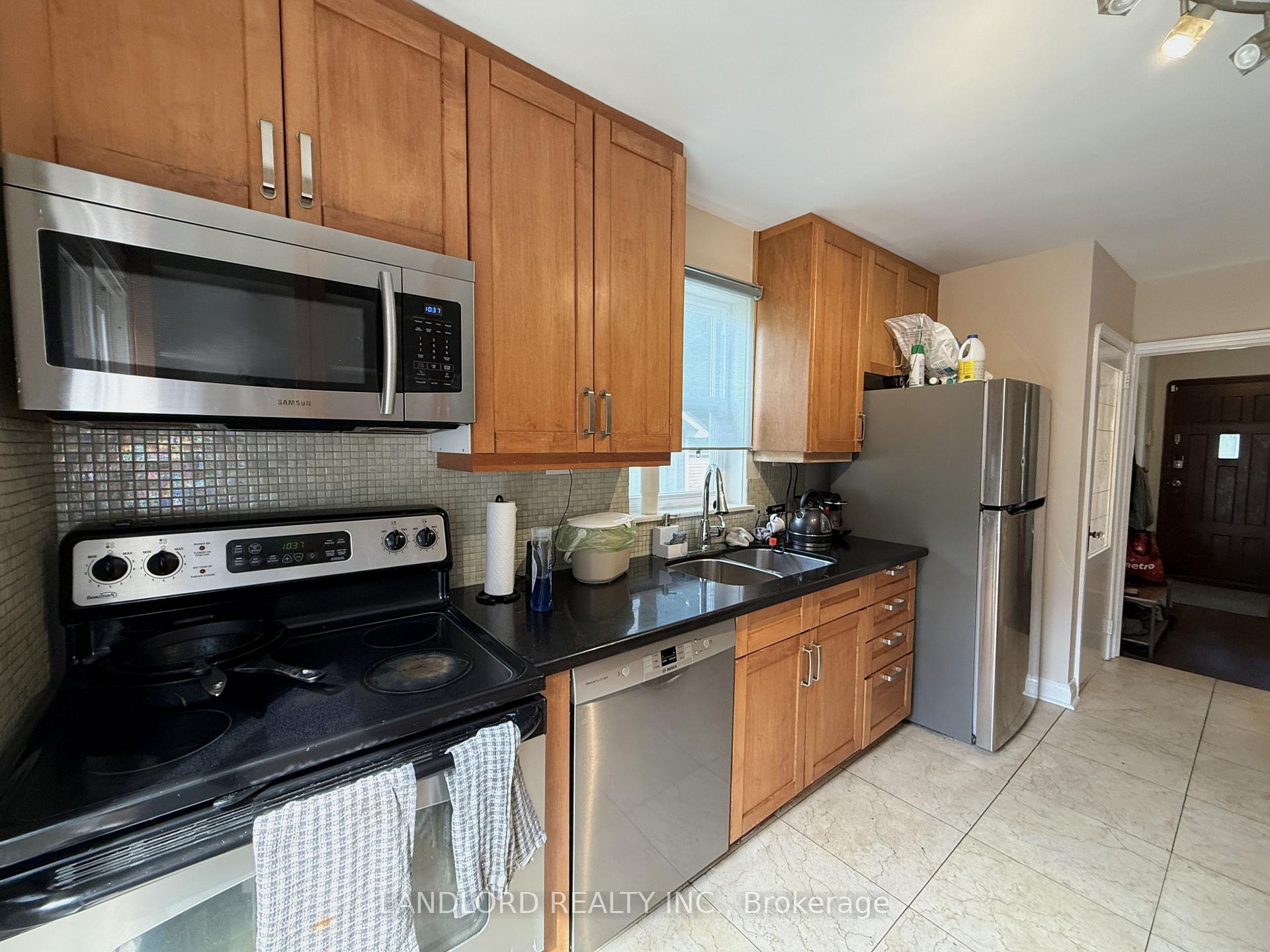 Photo 10 of 1 Thursfield Crescent, Toronto, Leaside — HOMEH