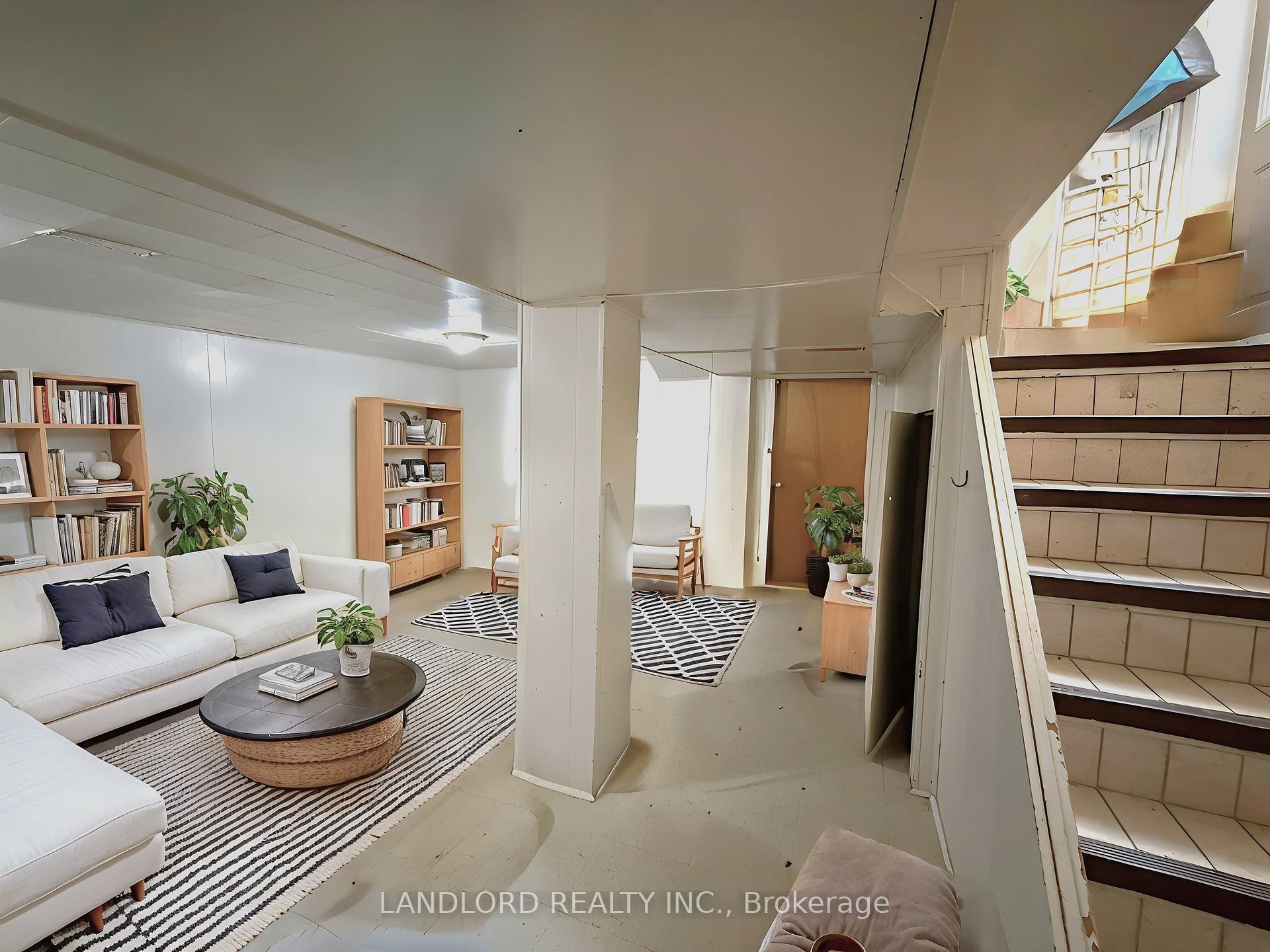 Photo 21 of 1 Thursfield Crescent, Toronto, Leaside — HOMEH