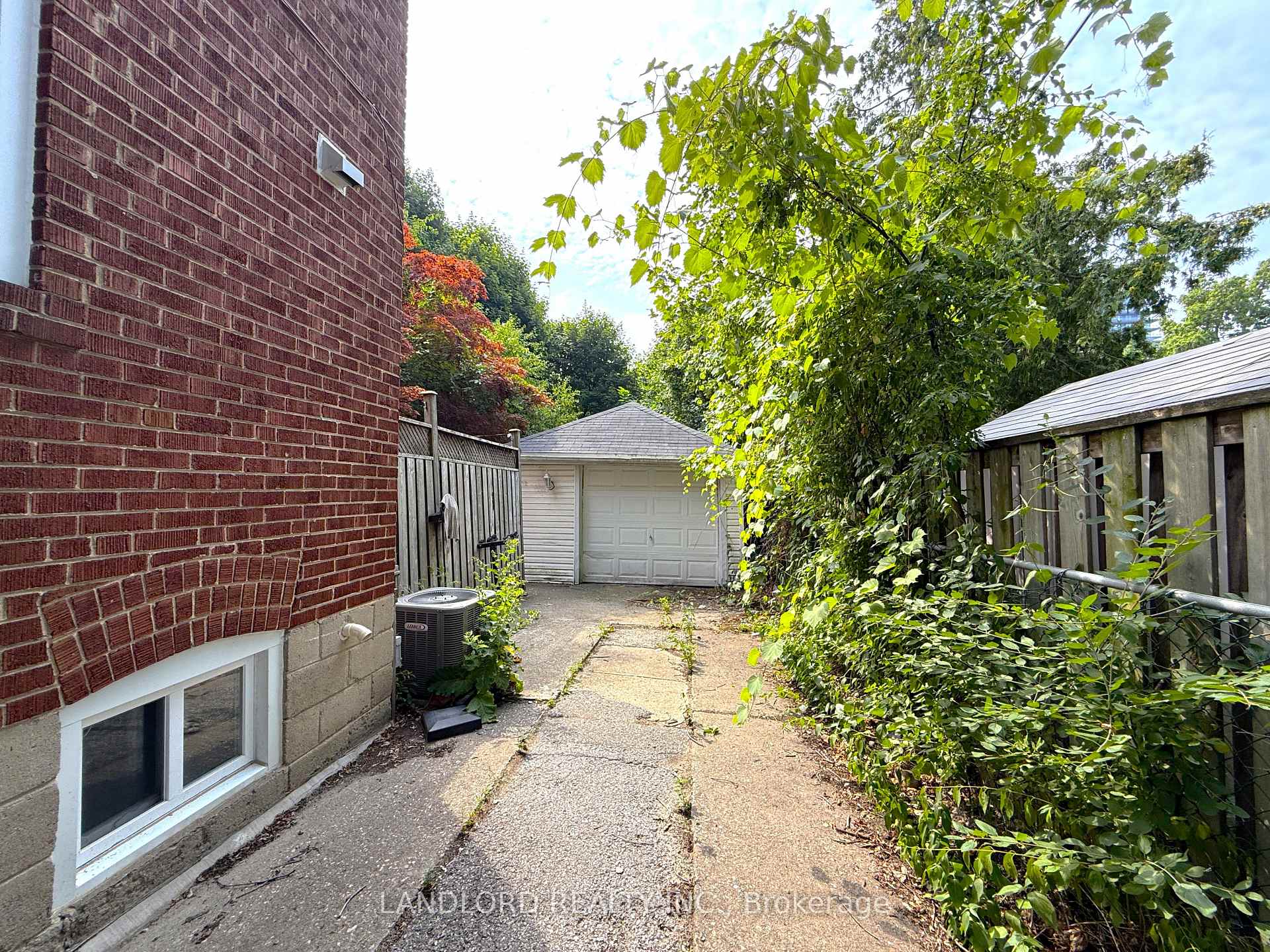 Photo 23 of 1 Thursfield Crescent, Toronto, Leaside — HOMEH