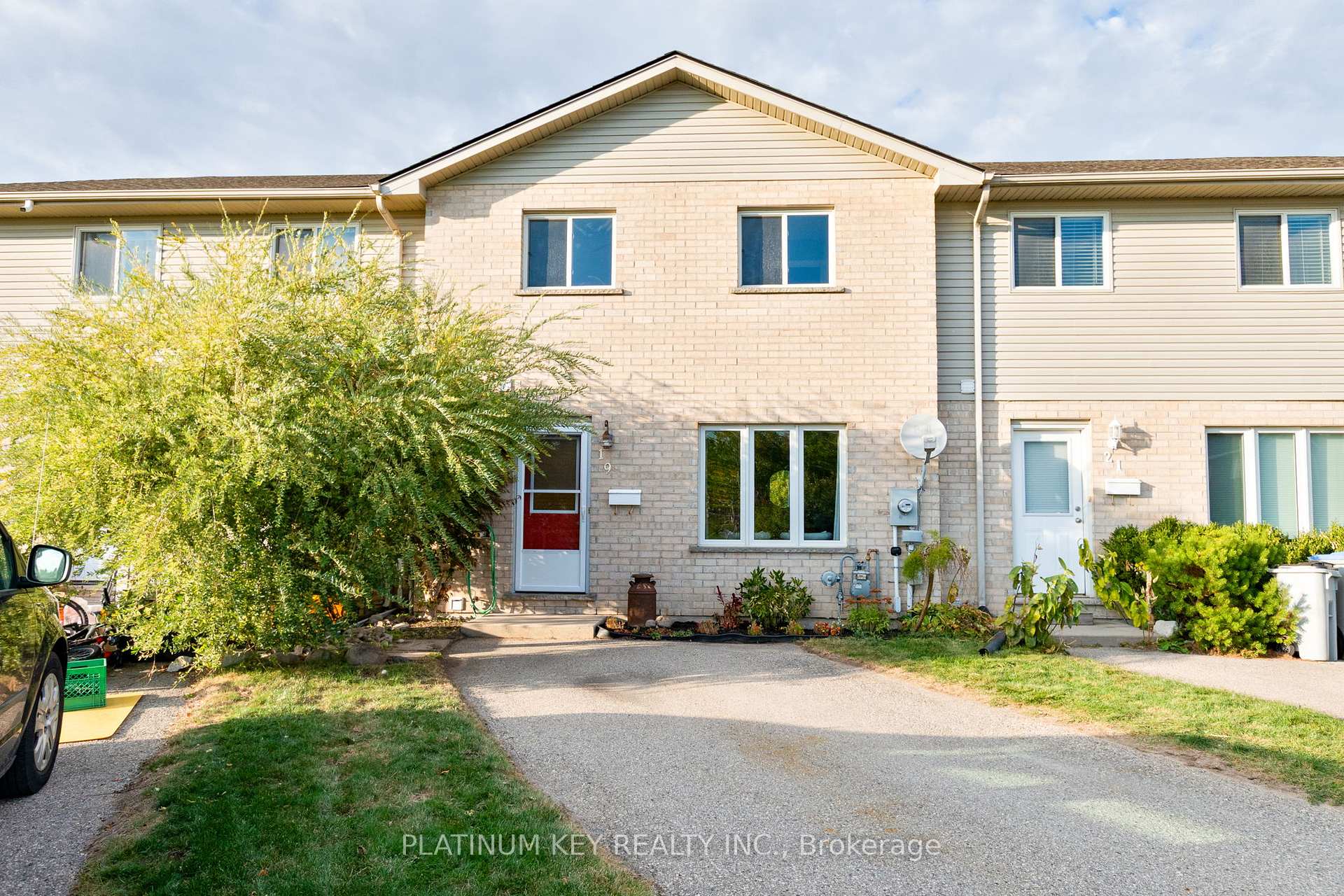 Photo 1 of 19 Katie Lane, Strathroy-Caradoc, NE — HOMEH