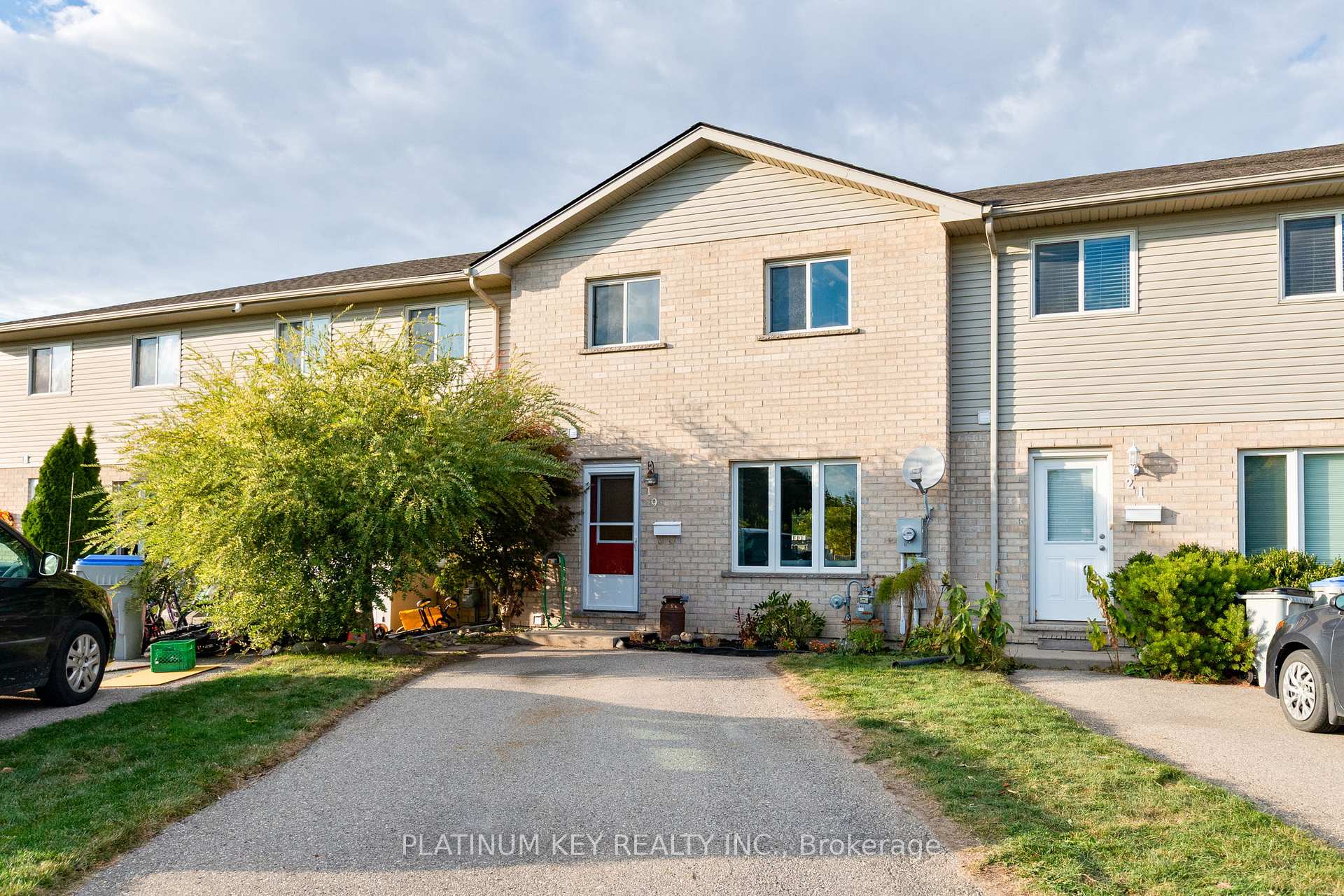 Photo 32 of 19 Katie Lane, Strathroy-Caradoc, NE — HOMEH