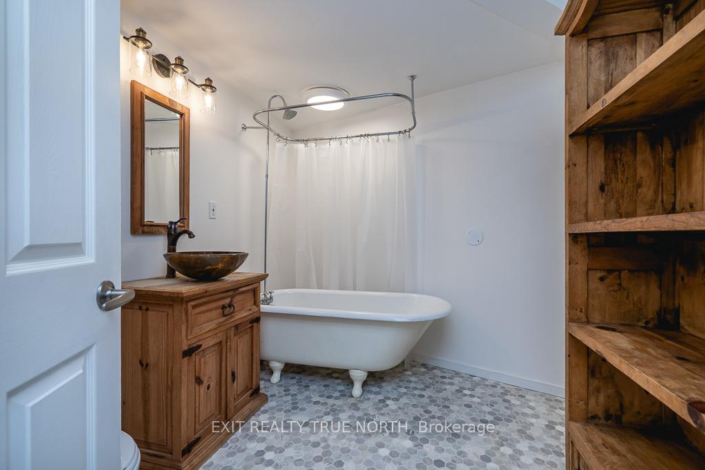 Photo 6 of Unit 3, 561 Tiny Beaches Road S, Tiny, Rural Tiny — HOMEH