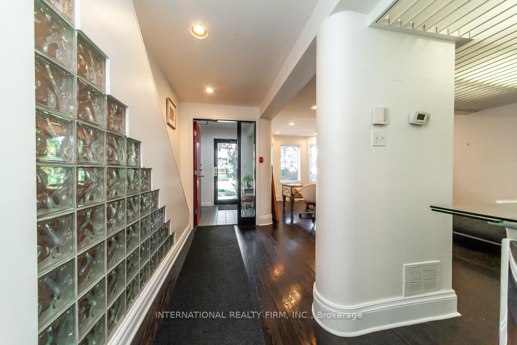 Photo 5 of 19 Alvin Avenue, Toronto, Rosedale-Moore Park — HOMEH