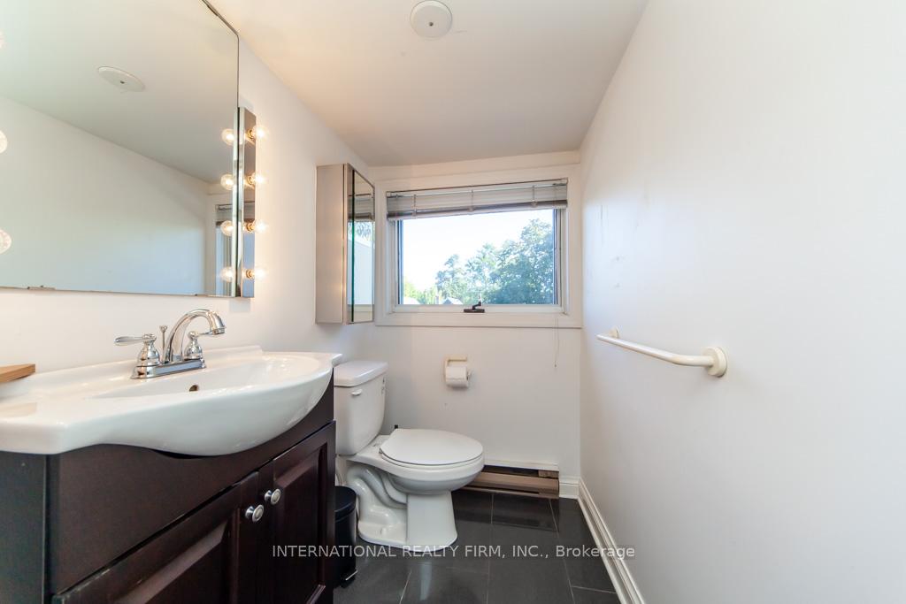 Photo 26 of 19 Alvin Avenue, Toronto, Rosedale-Moore Park — HOMEH