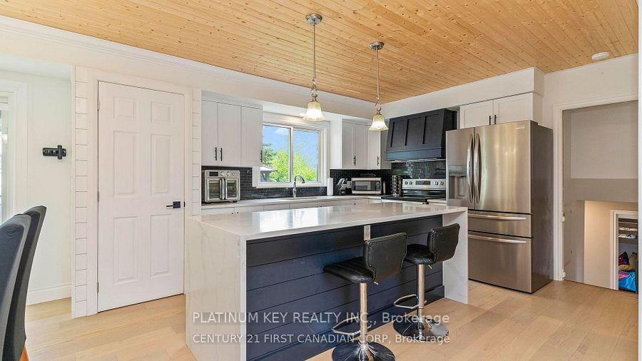Photo 8 of 741 Glover Crescent, Strathroy-Caradoc, Mount Brydges — HOMEH