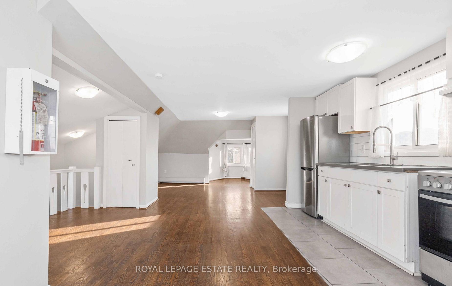 Photo 2 of Unit 5, 142 Westlake Avenue, Toronto, Woodbine-Lumsden — HOMEH