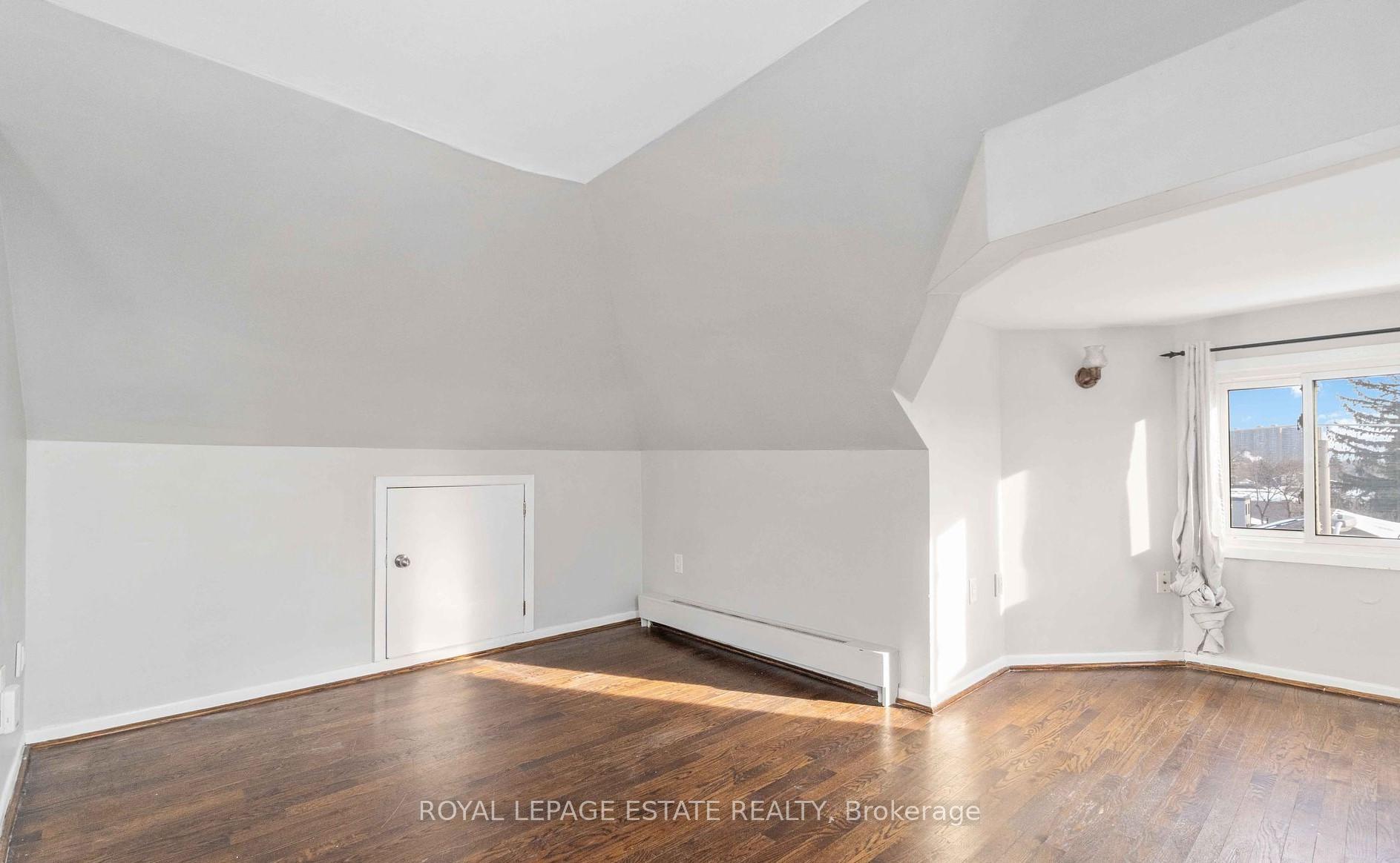 Photo 7 of Unit 5, 142 Westlake Avenue, Toronto, Woodbine-Lumsden — HOMEH