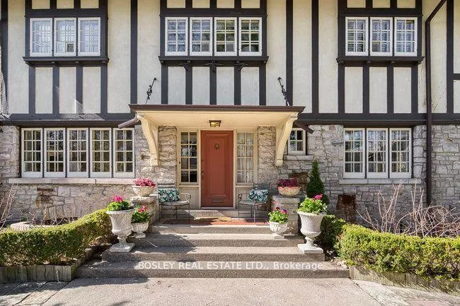Photo 2 of 40 Castle Frank Crescent, Toronto, Rosedale-Moore Park — HOMEH