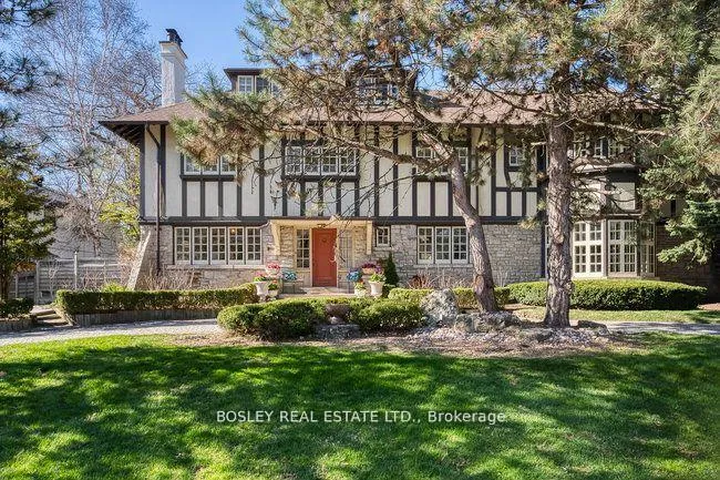 Photo 1 of 40 Castle Frank Crescent, Toronto, Rosedale-Moore Park — HOMEH