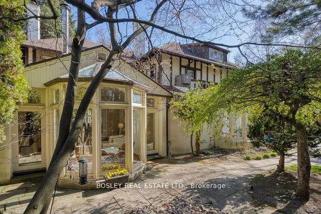 Photo 7 of 40 Castle Frank Crescent, Toronto, Rosedale-Moore Park — HOMEH