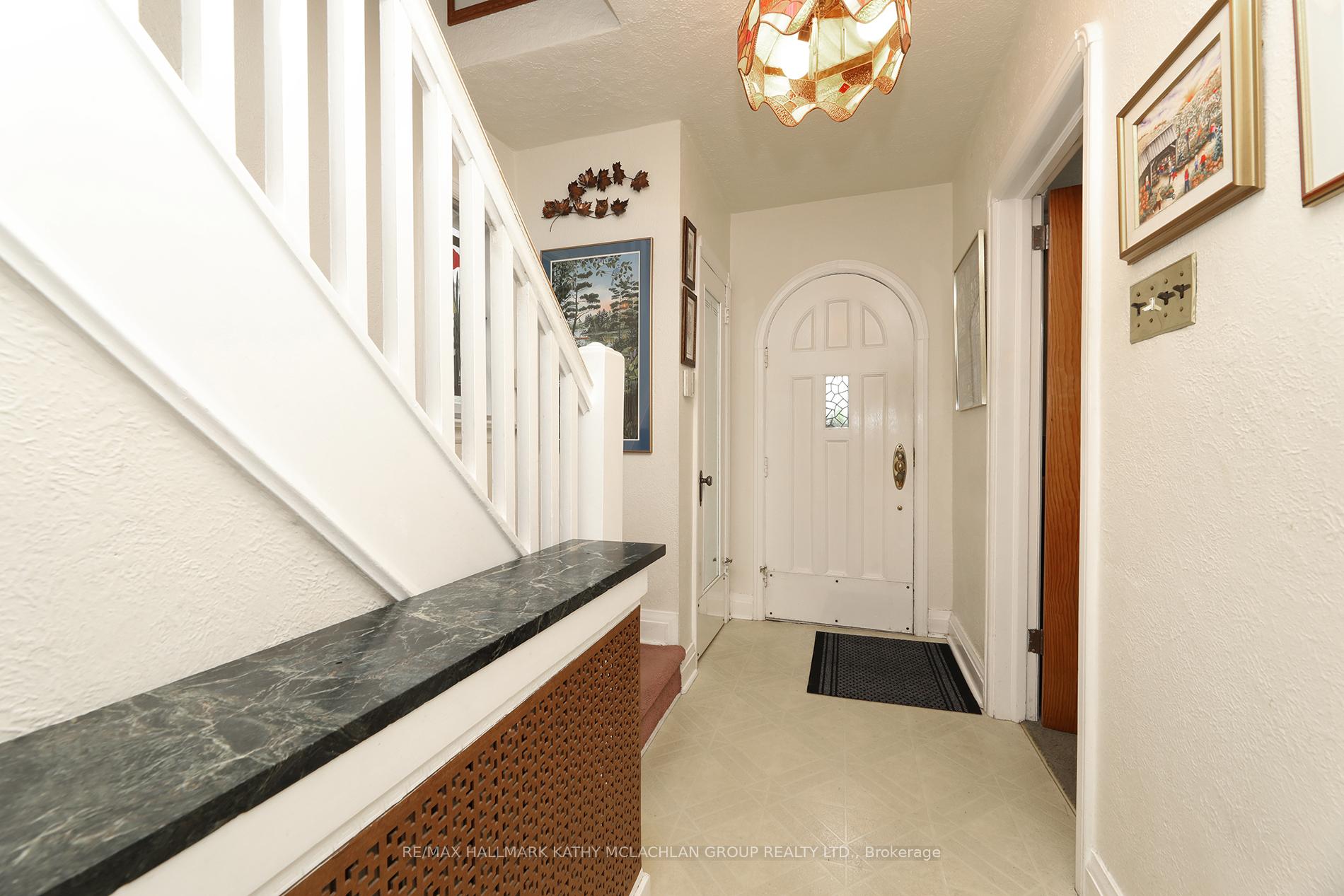 Photo 4 of 149 Donlea Drive, Toronto, Leaside — HOMEH