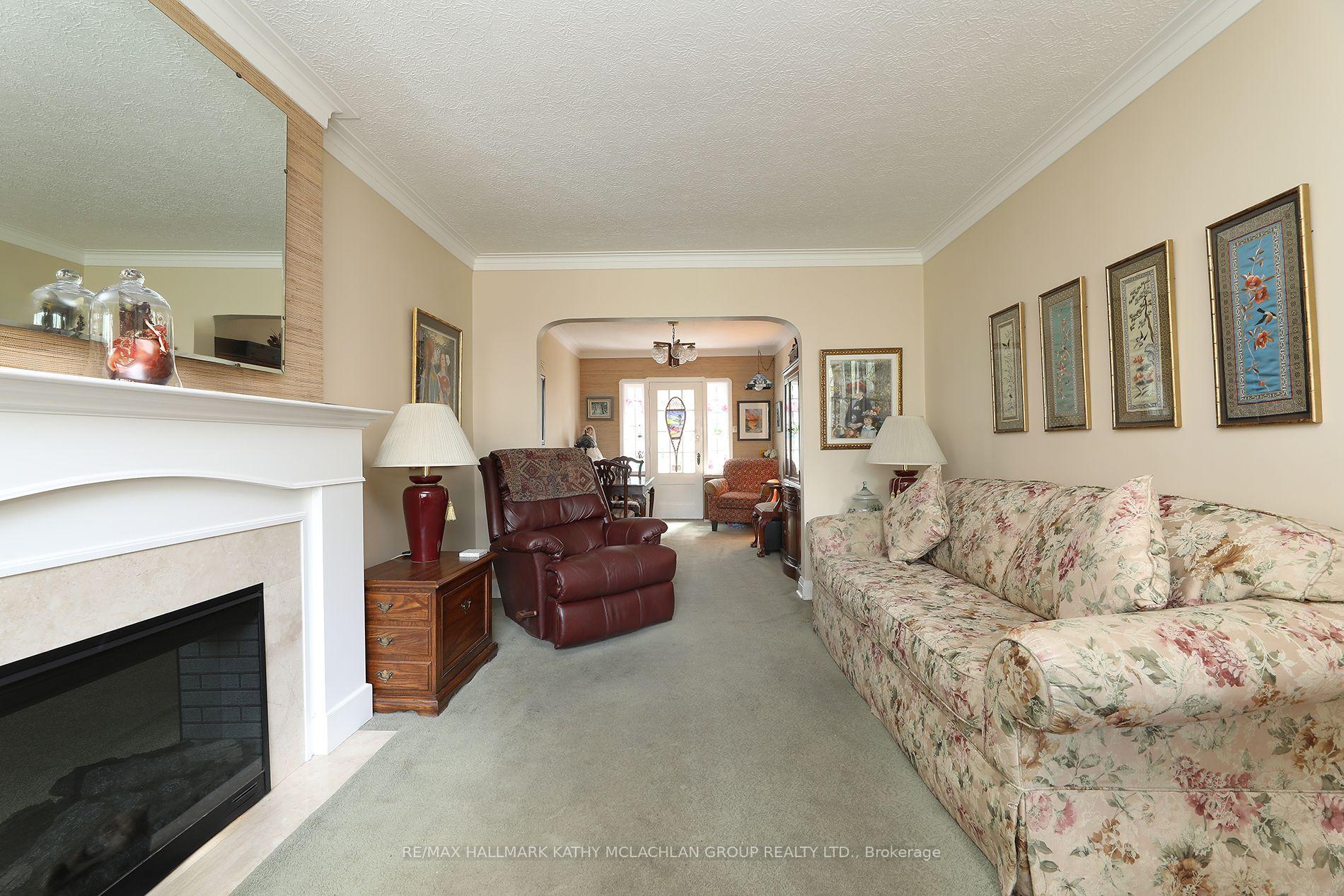 Photo 6 of 149 Donlea Drive, Toronto, Leaside — HOMEH