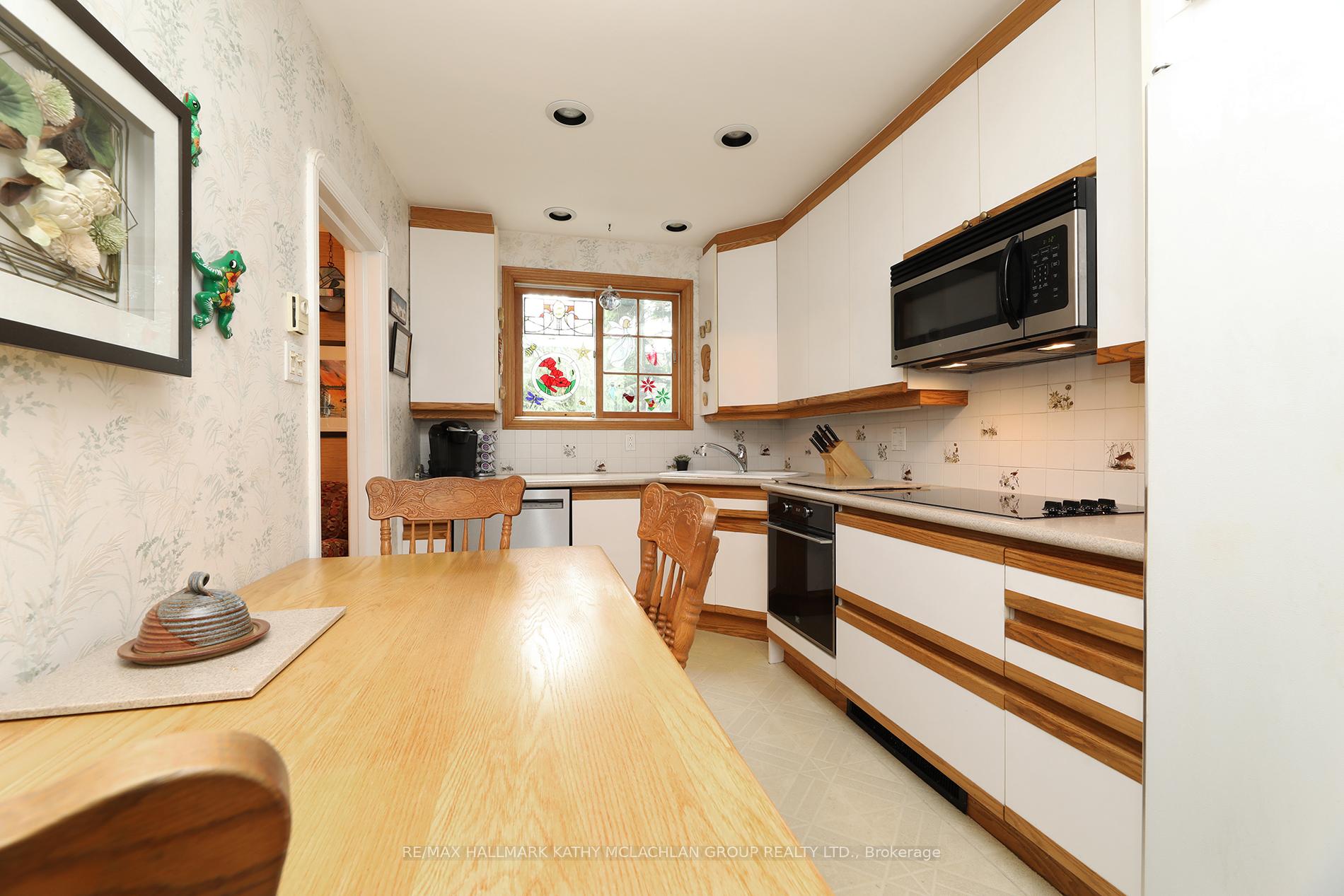 Photo 9 of 149 Donlea Drive, Toronto, Leaside — HOMEH