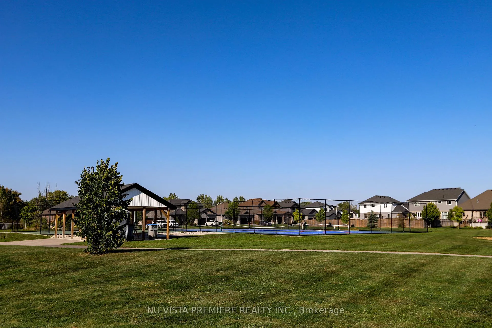 Photo 4 of 124 Watts Drive, Lucan Biddulph, Lucan — HOMEH