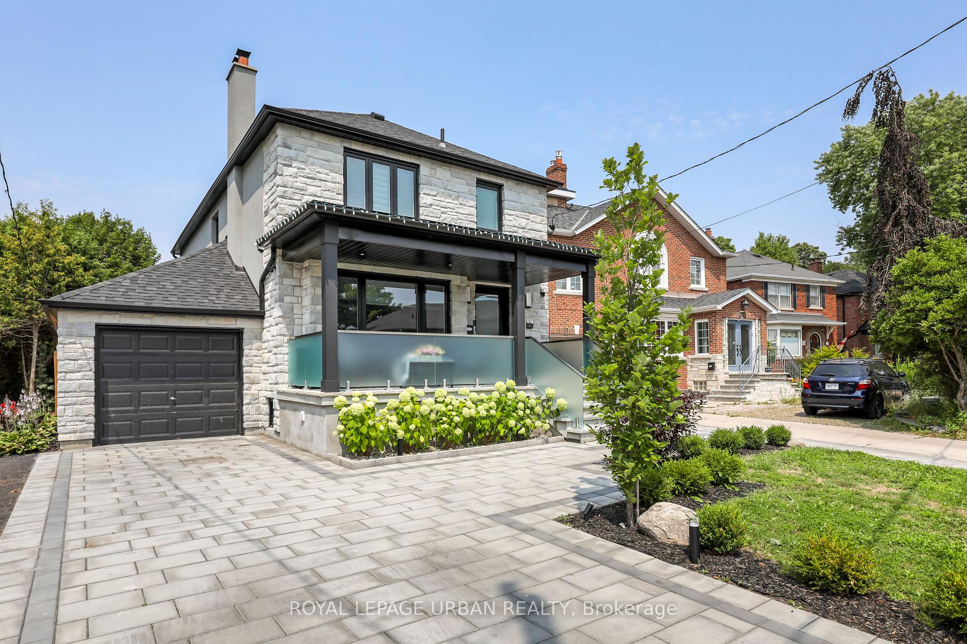 Front of 182 Parkview Hill Crescent
