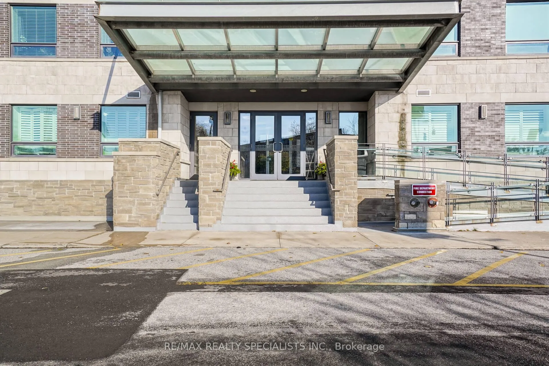 Photo 2 of Unit 617, 383 Main Street, Milton, Old Milton — HOMEH