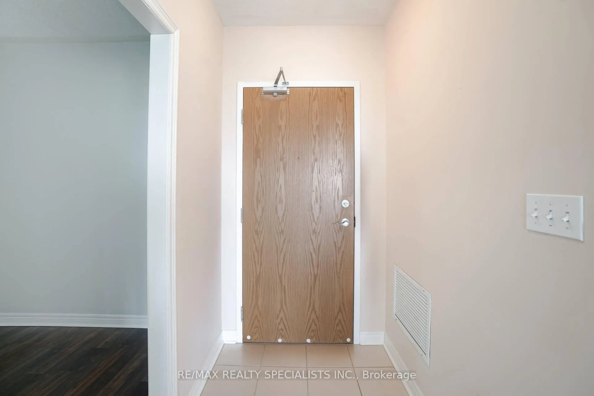 Photo 6 of Unit 617, 383 Main Street, Milton, Old Milton — HOMEH
