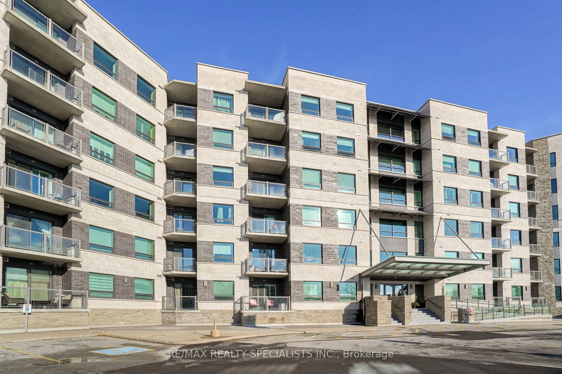 Photo 23 of Unit 617, 383 Main Street, Milton, Old Milton — HOMEH