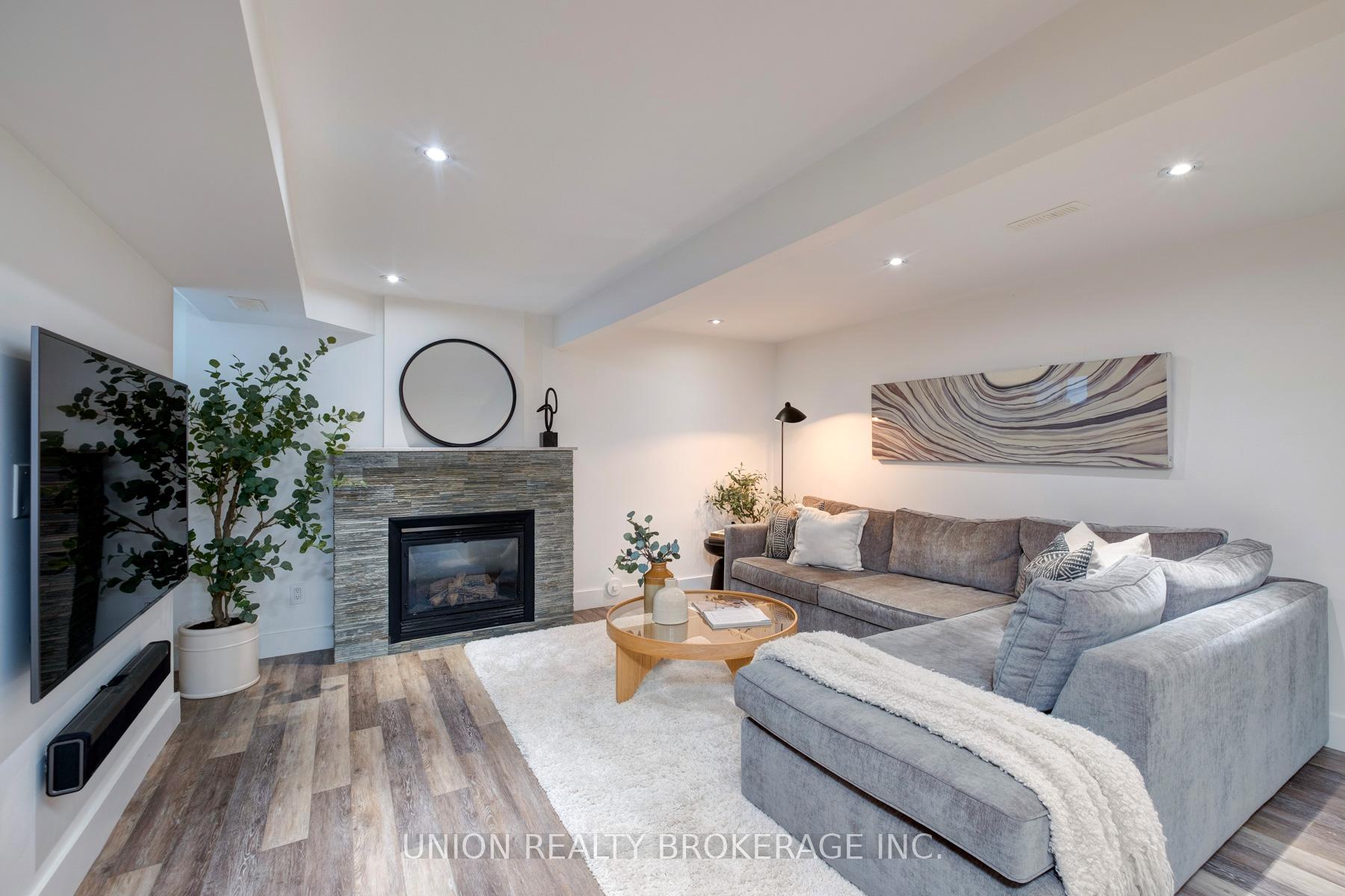 Photo 14 of 54 Willow Avenue, Toronto, The Beaches — HOMEH