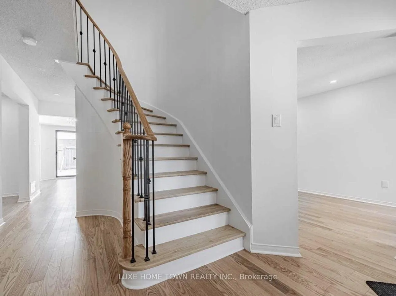 Photo 2 of 73 Ready Court, Brampton, Fletcher's West — HOMEH