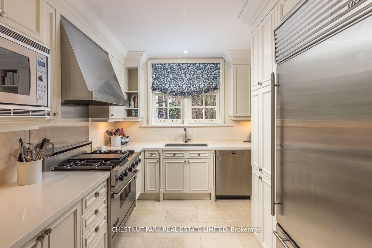 Photo 12 of 45 South Drive, Toronto, Rosedale-Moore Park — HOMEH