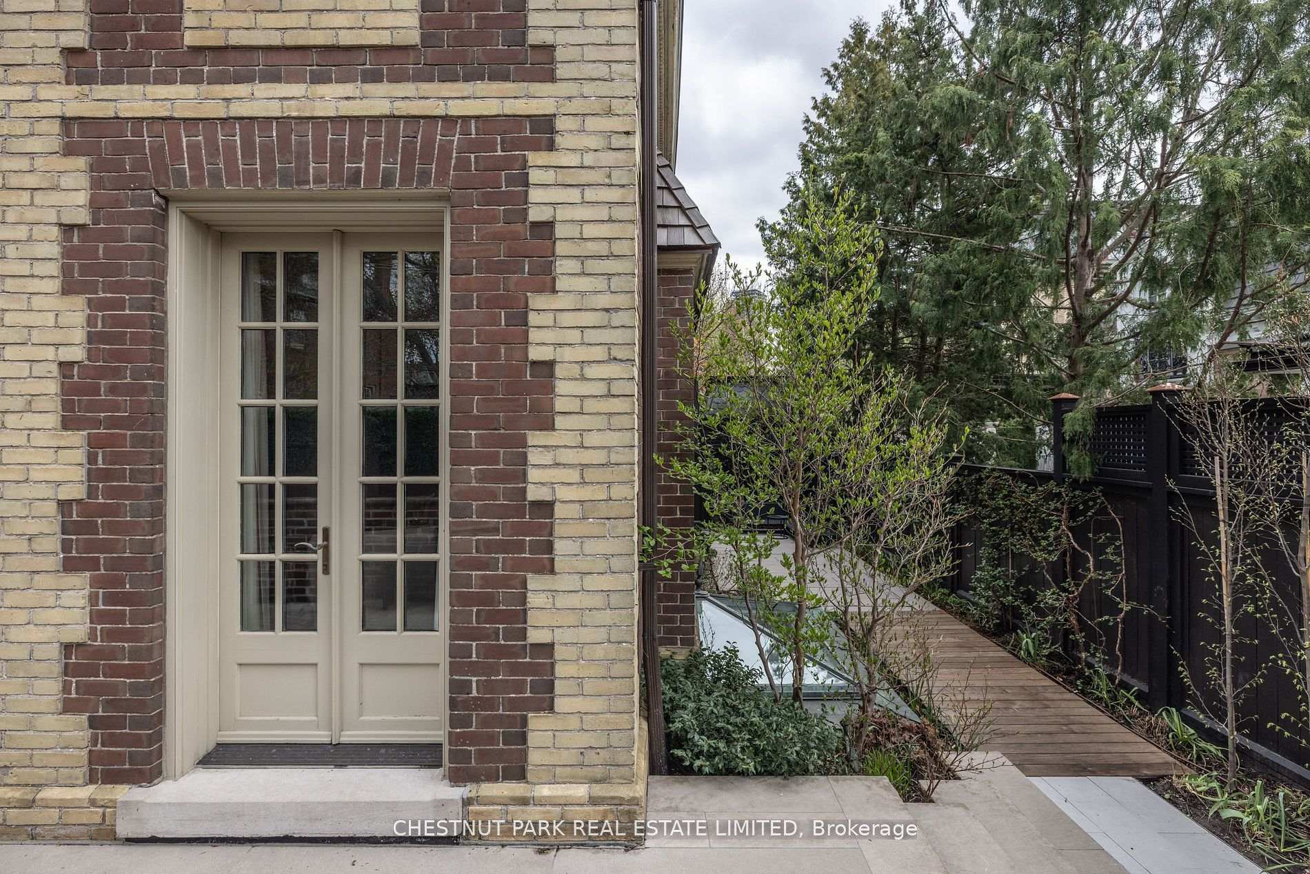 Photo 37 of 45 South Drive, Toronto, Rosedale-Moore Park — HOMEH