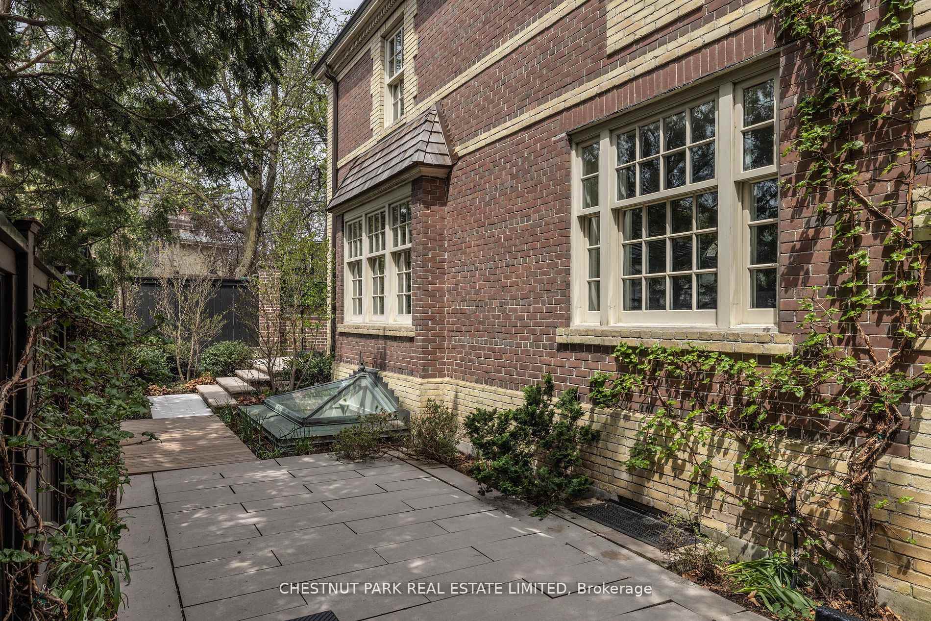 Photo 38 of 45 South Drive, Toronto, Rosedale-Moore Park — HOMEH