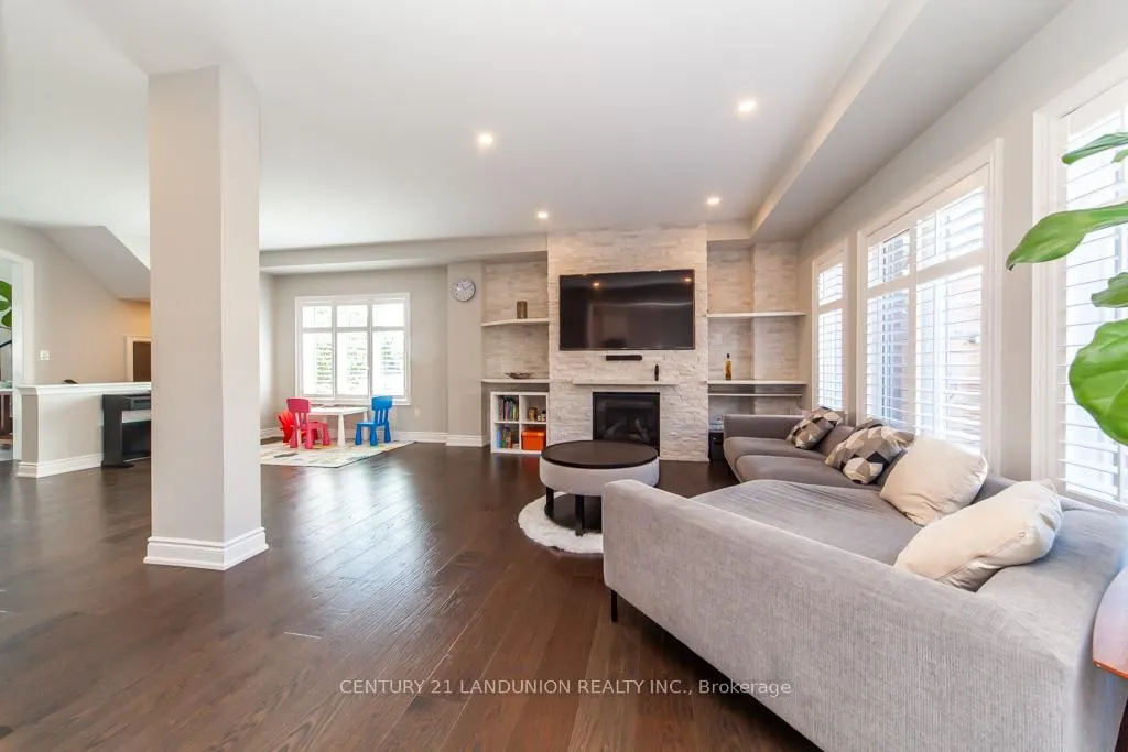 Photo 9 of 70 Prairie Creek Crescent, Brampton, Bram West — HOMEH