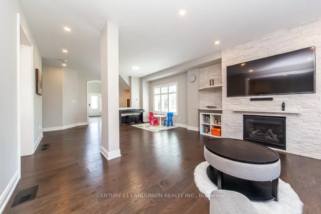 Photo 10 of 70 Prairie Creek Crescent, Brampton, Bram West — HOMEH