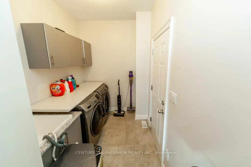 Photo 21 of 70 Prairie Creek Crescent, Brampton, Bram West — HOMEH