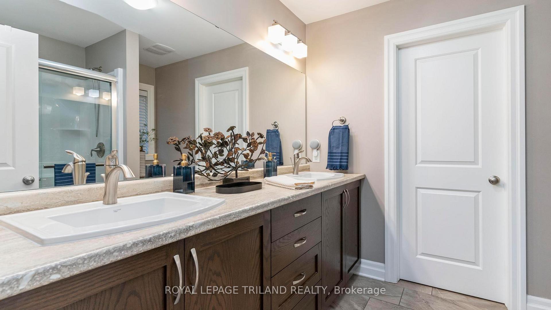 Photo 13 of 693 Newman Drive, Strathroy-Caradoc, Mount Brydges — HOMEH