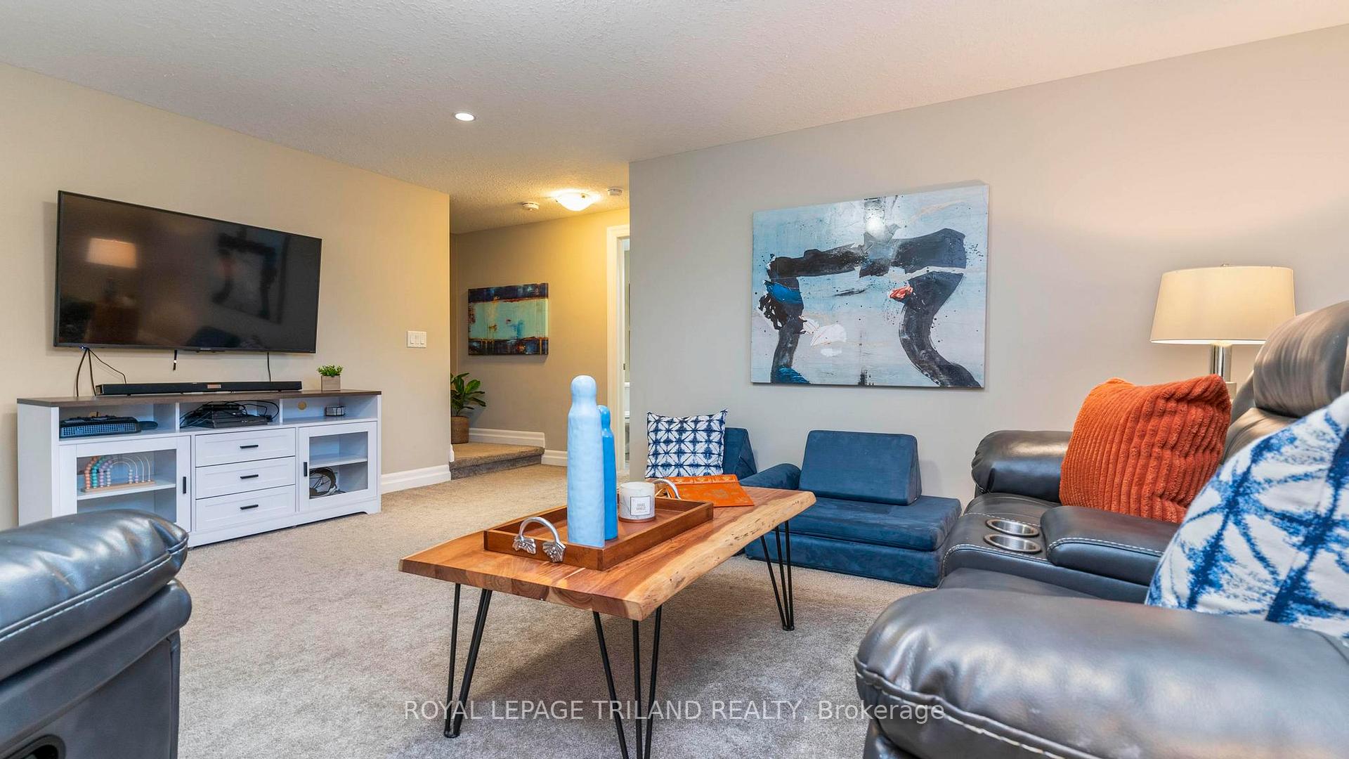 Photo 15 of 693 Newman Drive, Strathroy-Caradoc, Mount Brydges — HOMEH