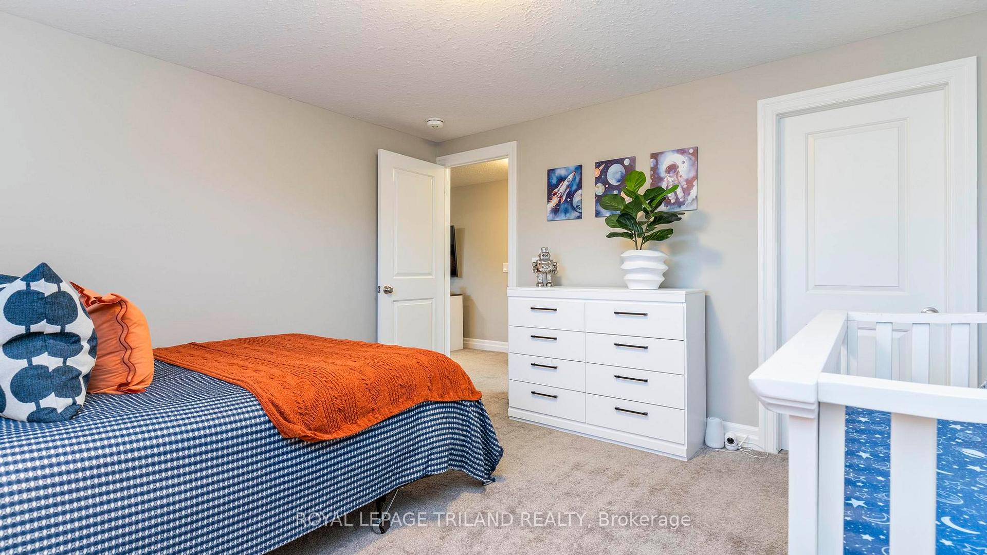 Photo 17 of 693 Newman Drive, Strathroy-Caradoc, Mount Brydges — HOMEH