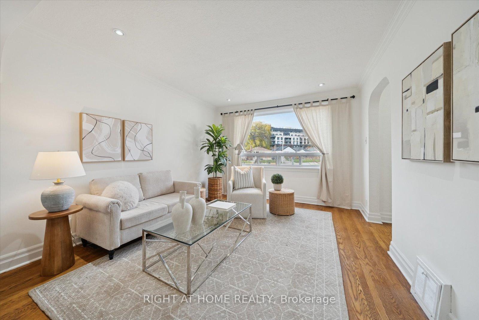Photo 2 of 17 Yardley Avenue, Toronto, O'Connor-Parkview — HOMEH
