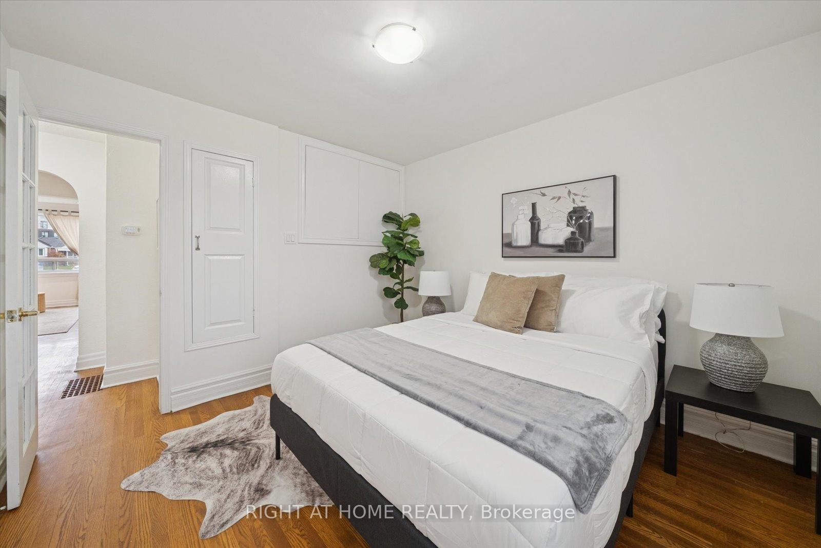 Photo 10 of 17 Yardley Avenue, Toronto, O'Connor-Parkview — HOMEH