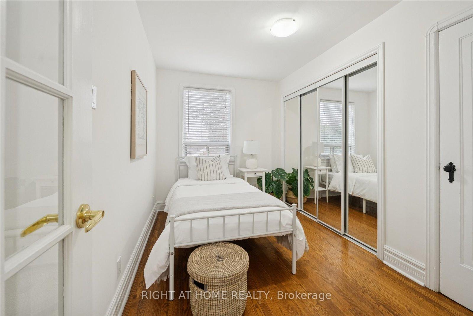 Photo 12 of 17 Yardley Avenue, Toronto, O'Connor-Parkview — HOMEH