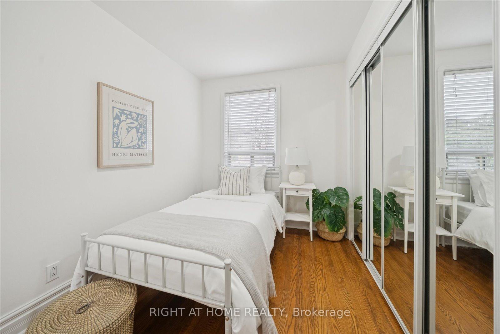 Photo 13 of 17 Yardley Avenue, Toronto, O'Connor-Parkview — HOMEH