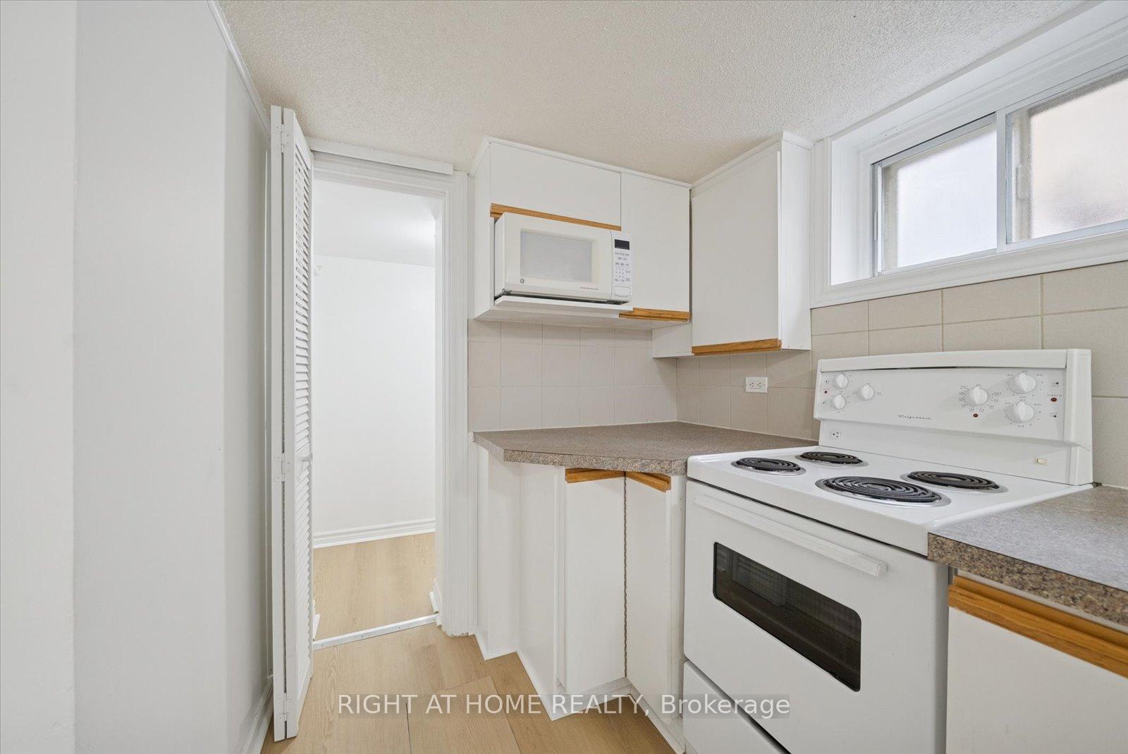 Photo 18 of 17 Yardley Avenue, Toronto, O'Connor-Parkview — HOMEH