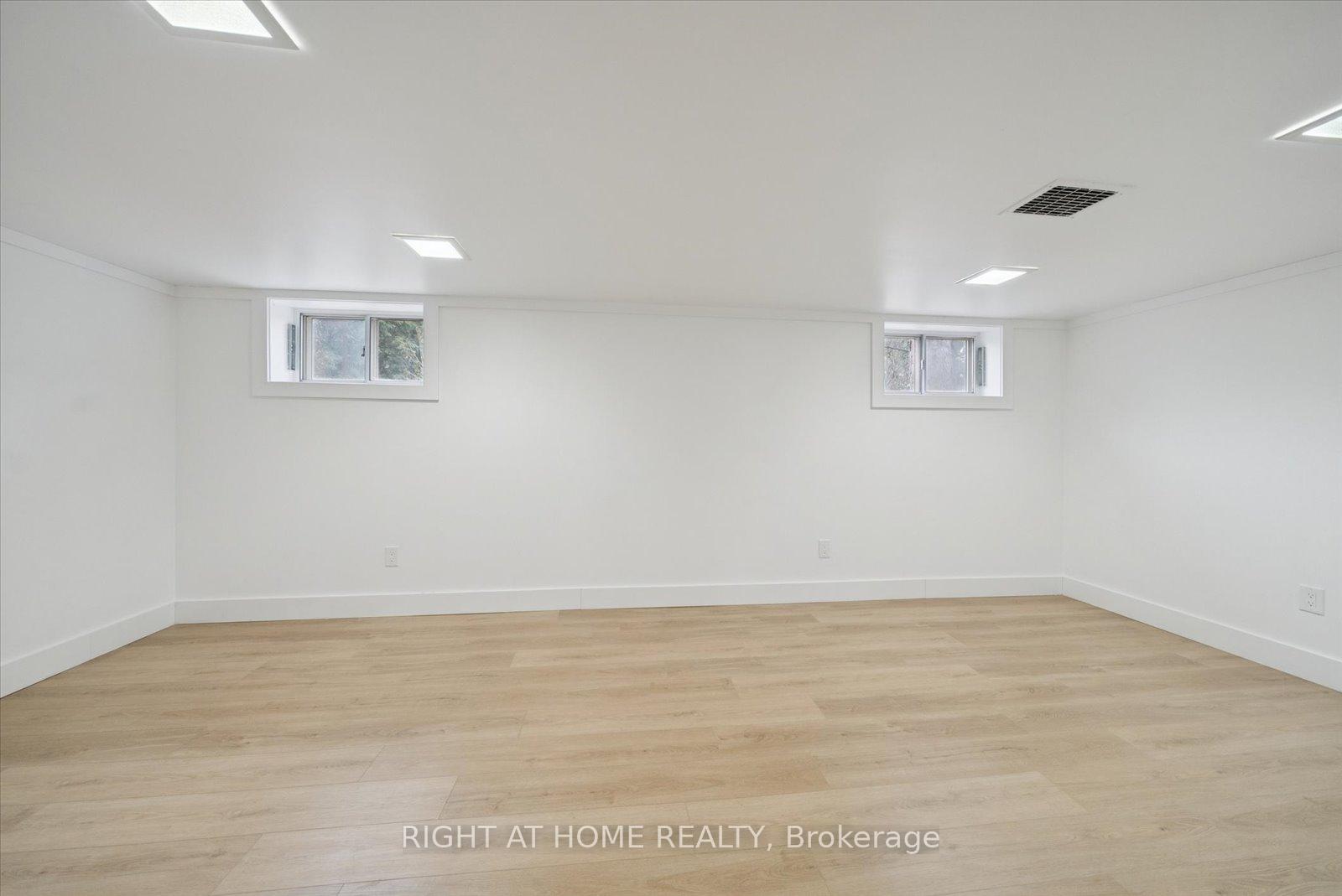 Photo 21 of 17 Yardley Avenue, Toronto, O'Connor-Parkview — HOMEH