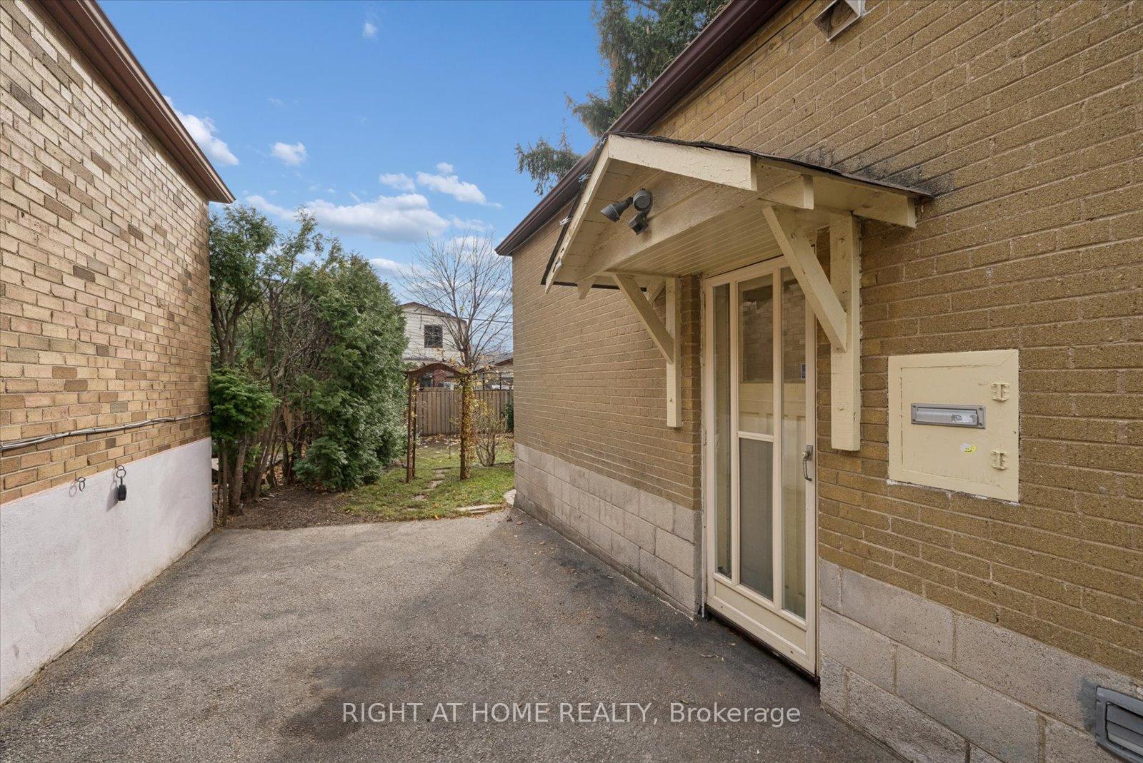 Photo 27 of 17 Yardley Avenue, Toronto, O'Connor-Parkview — HOMEH