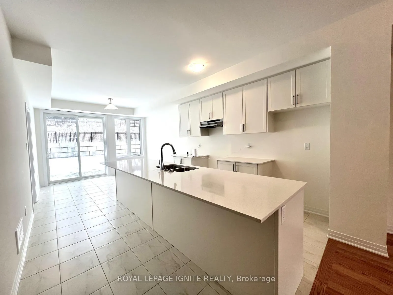 Photo 7 of 524 Hudson Crescent, Midland — HOMEH