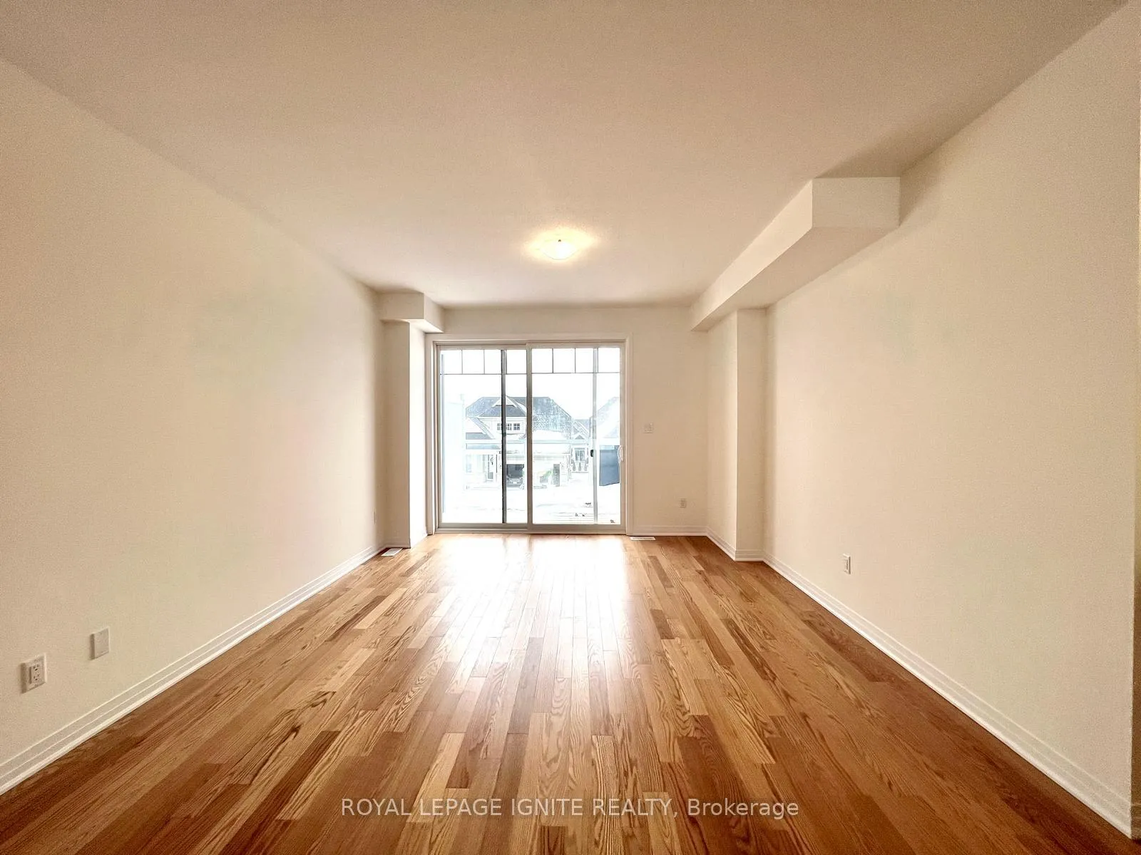Photo 11 of 524 Hudson Crescent, Midland — HOMEH