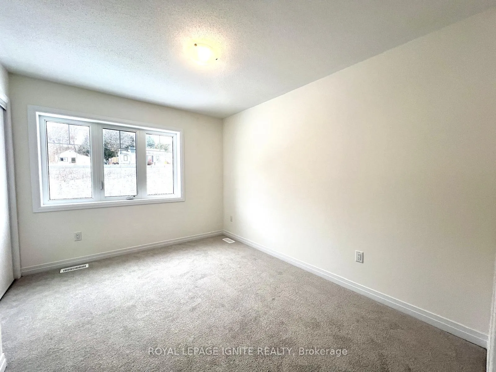 Photo 18 of 524 Hudson Crescent, Midland — HOMEH