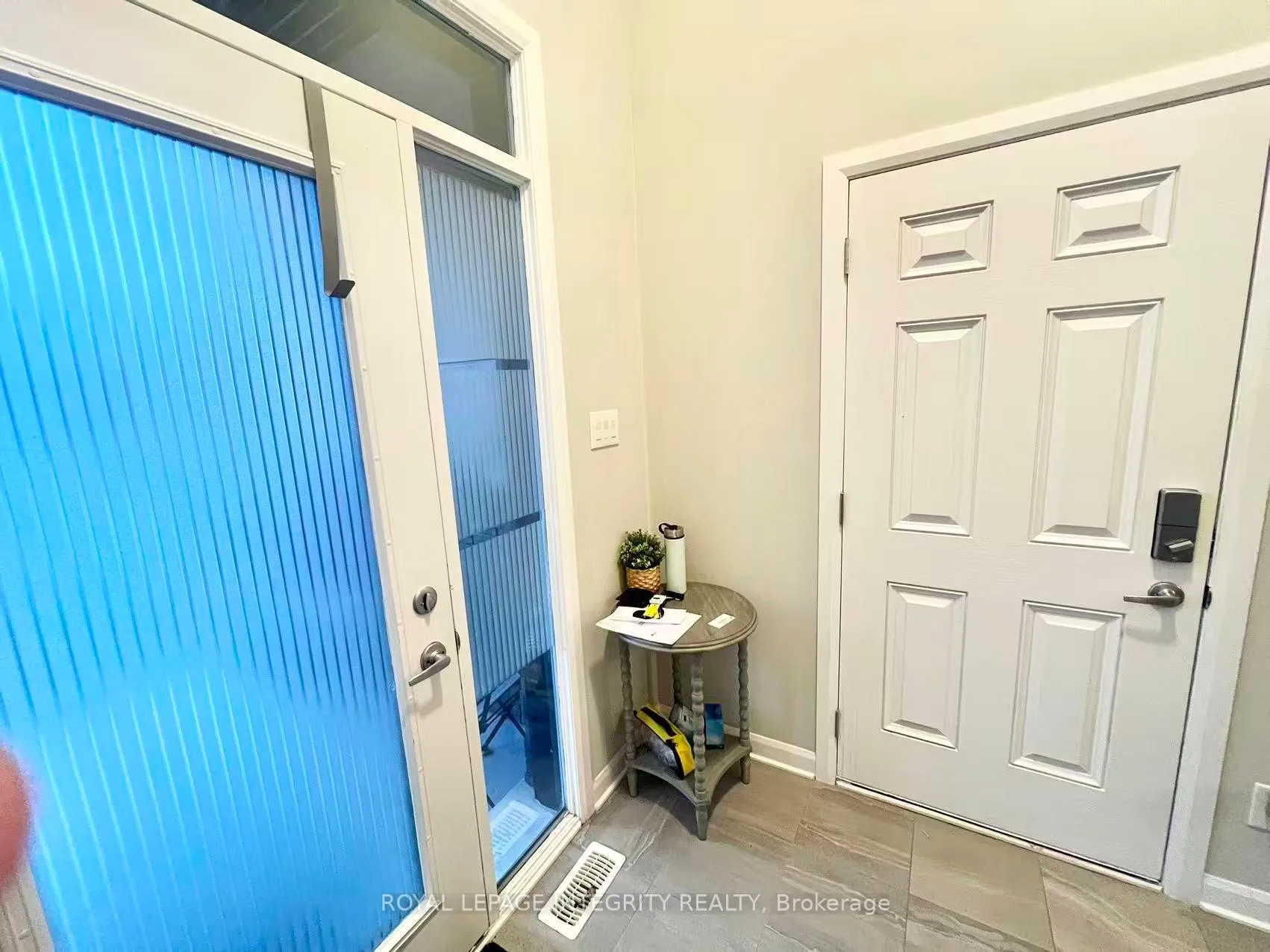 Photo 4 of 1045 Speedvale Court, Ottawa, Kanata - Kanata Lakes/Heritage Hills — HOMEH