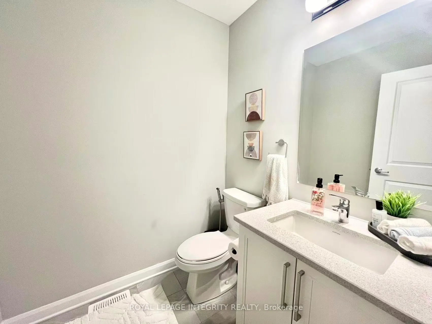 Photo 5 of 1045 Speedvale Court, Ottawa, Kanata - Kanata Lakes/Heritage Hills — HOMEH