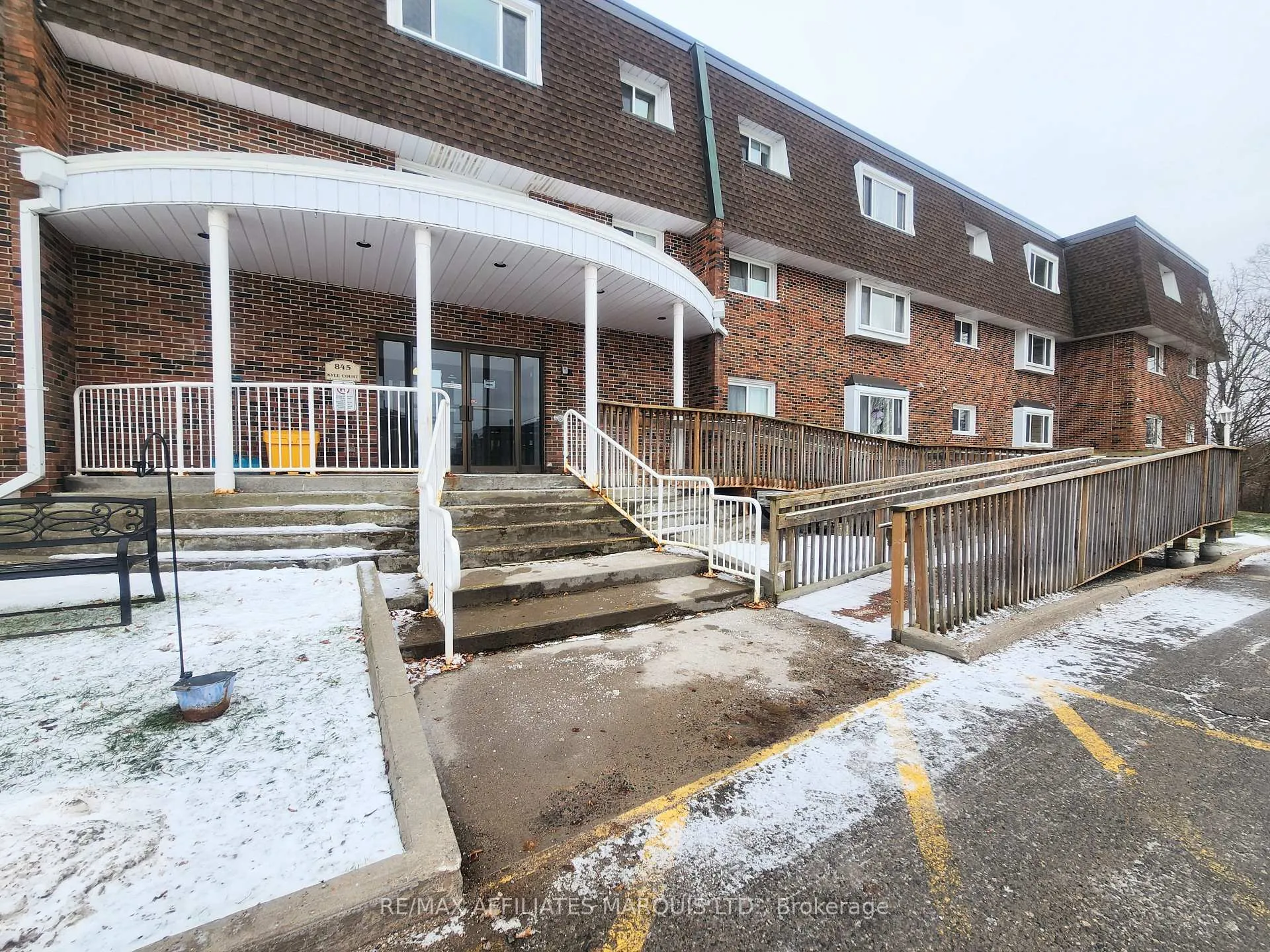 Photo 2 of Unit 409, 845 Kyle Court, Brockville — HOMEH