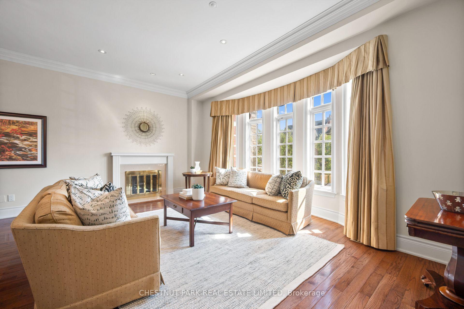 Photo 4 of 8 True Davidson Drive, Toronto, Leaside — HOMEH