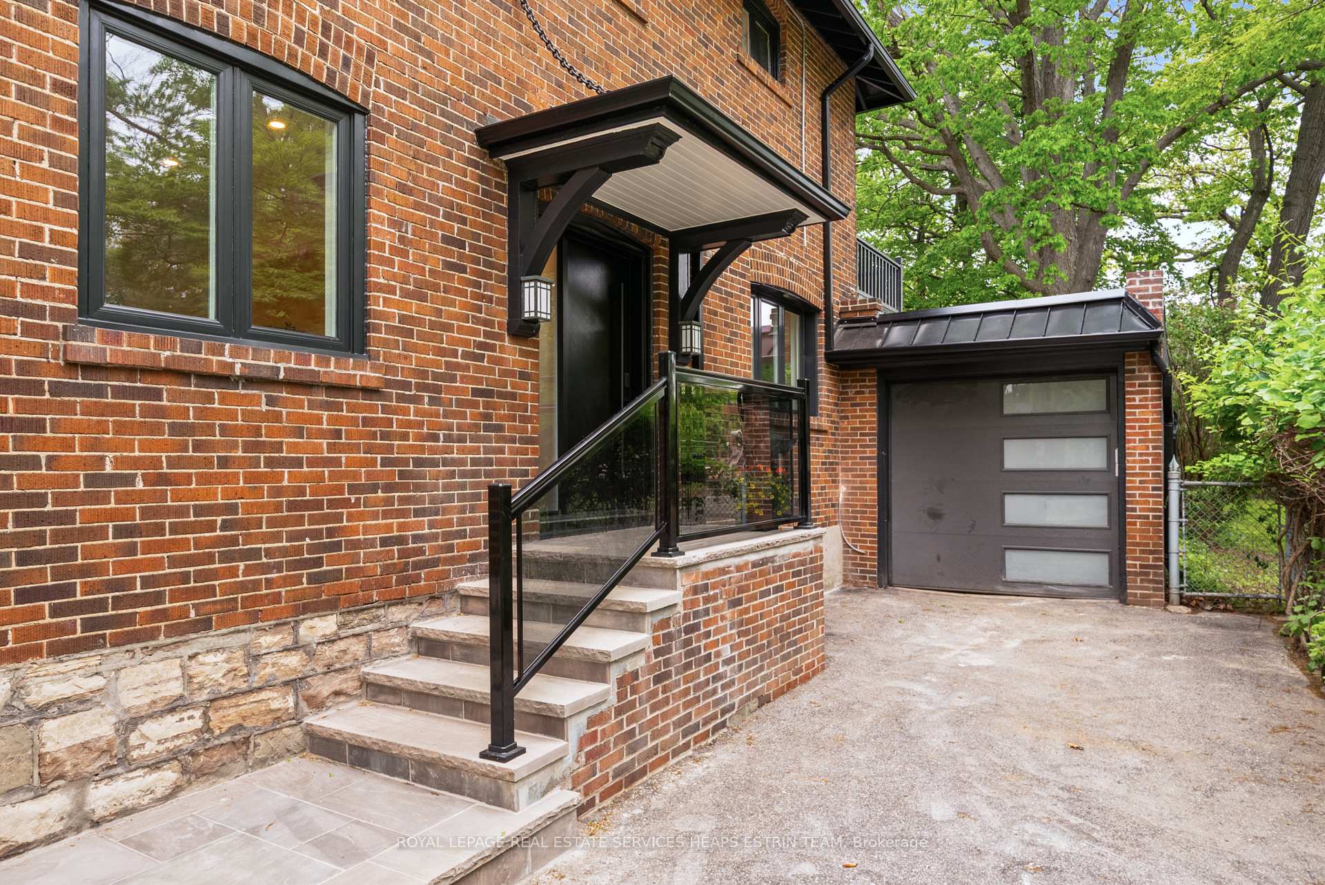 Photo 3 of 156 Welland Avenue, Toronto, Rosedale-Moore Park — HOMEH