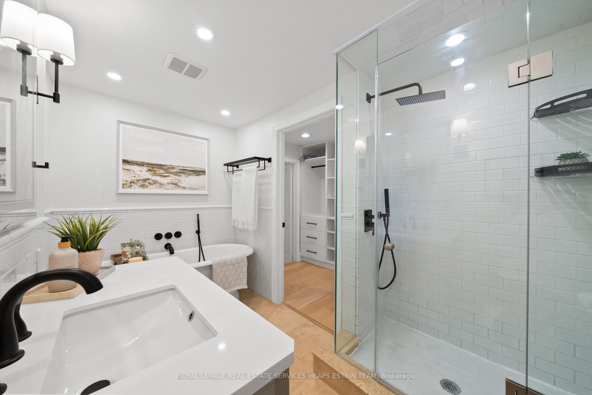 Photo 24 of 156 Welland Avenue, Toronto, Rosedale-Moore Park — HOMEH